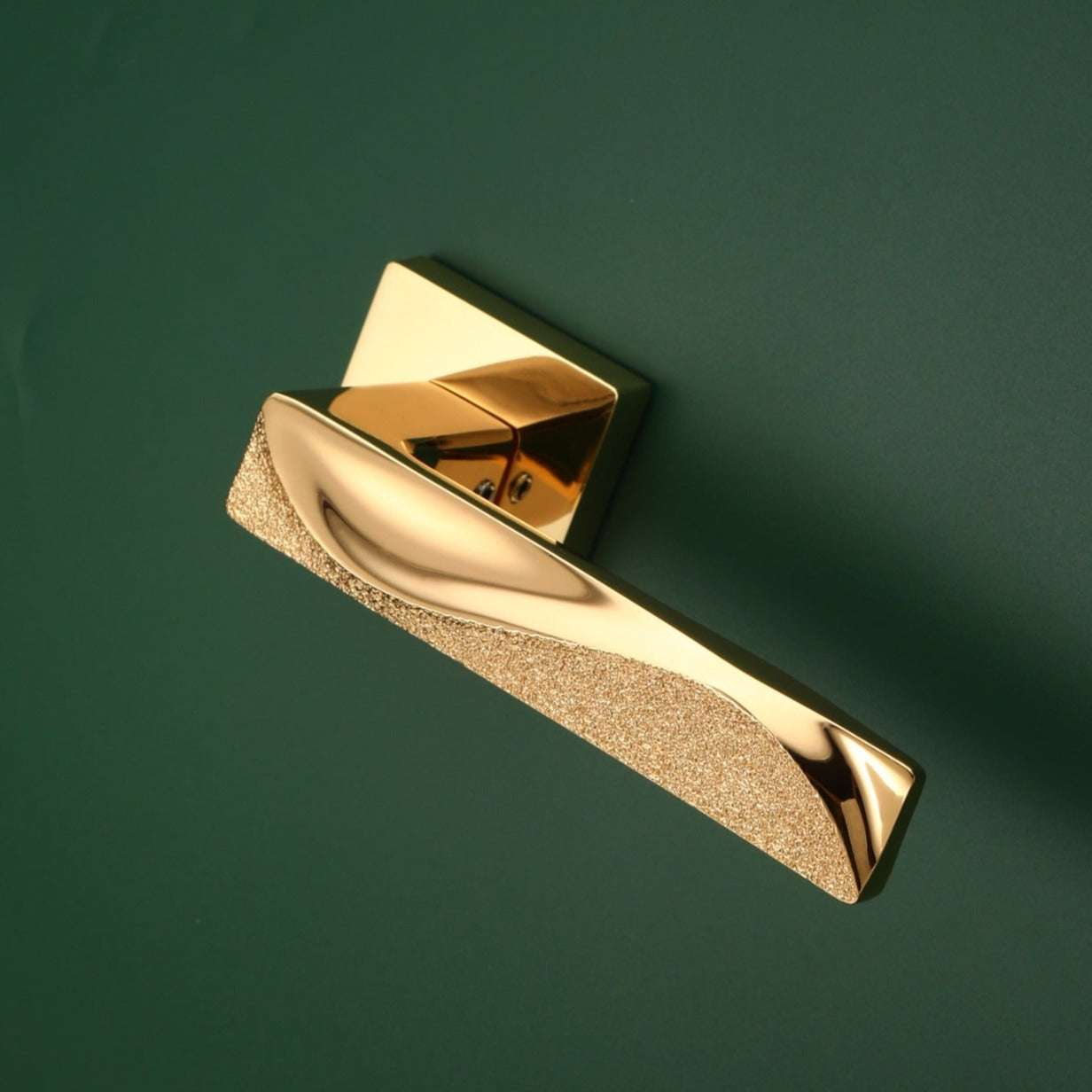 Complete Metal Door Lock Set With Grooved Handle Artistic fill - Real Gold